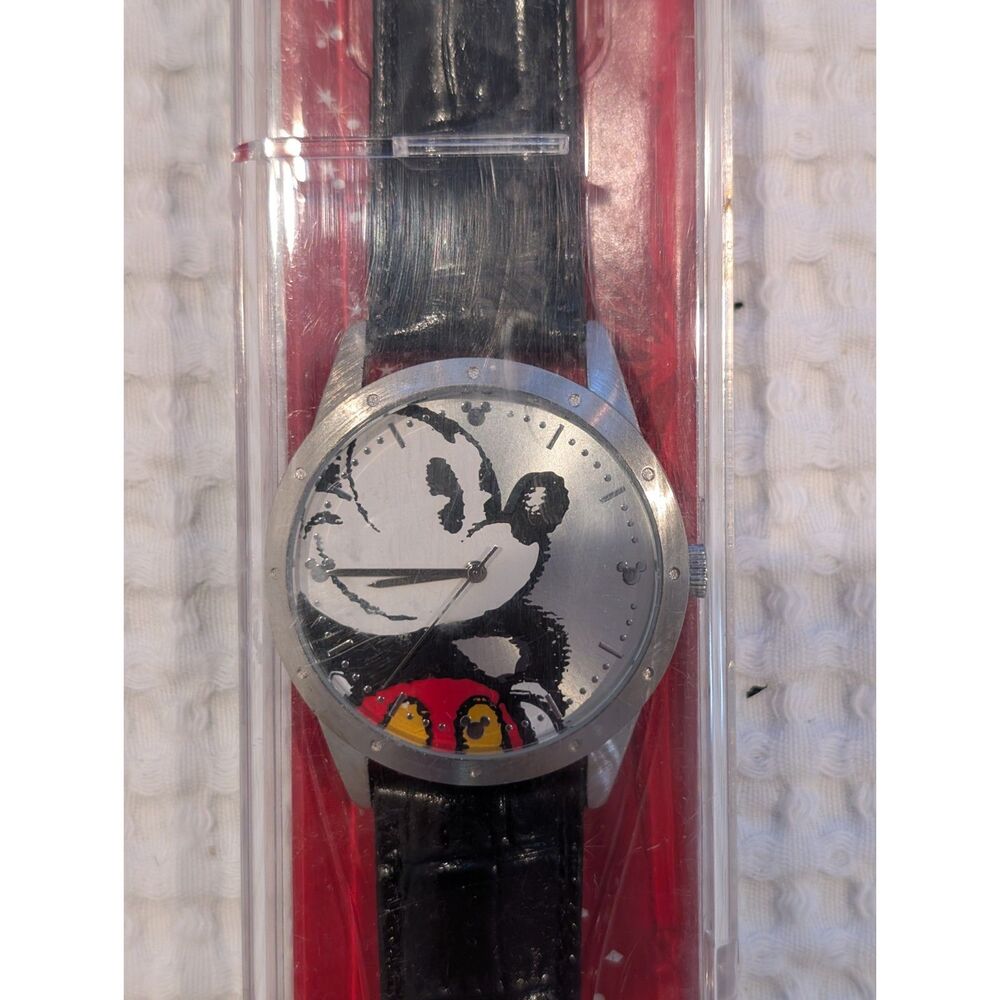Vintage Mickey Mouse Wristwatch – Original Packaging – Classic Design